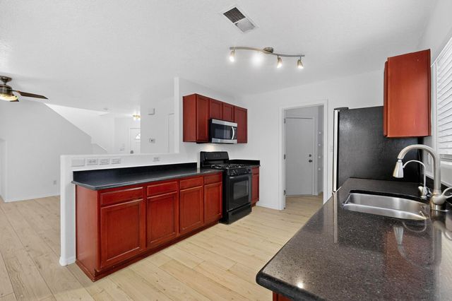 4247 Altura Vista Lane NE, Albuquerque, NM 87110