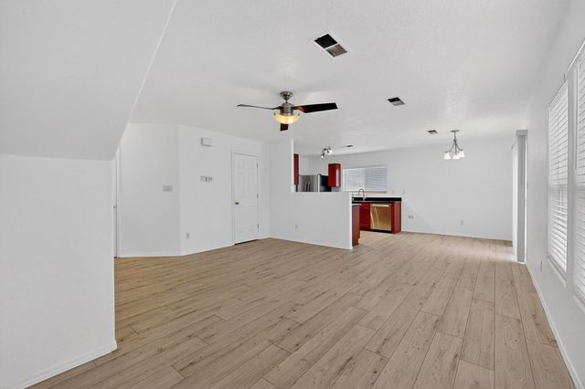 4247 Altura Vista Lane NE, Albuquerque, NM 87110