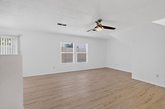 4247 Altura Vista Lane NE, Albuquerque, NM 87110