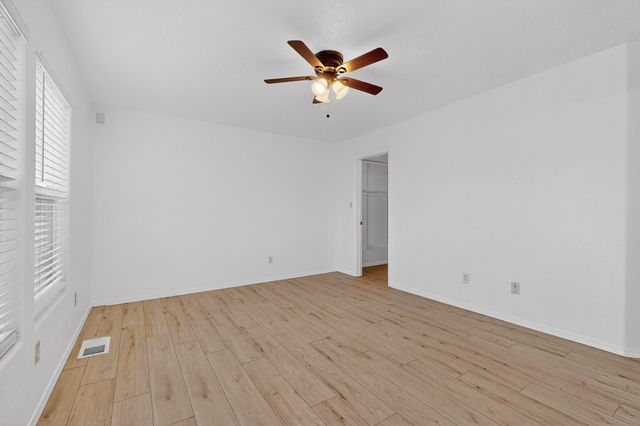 4247 Altura Vista Lane NE, Albuquerque, NM 87110