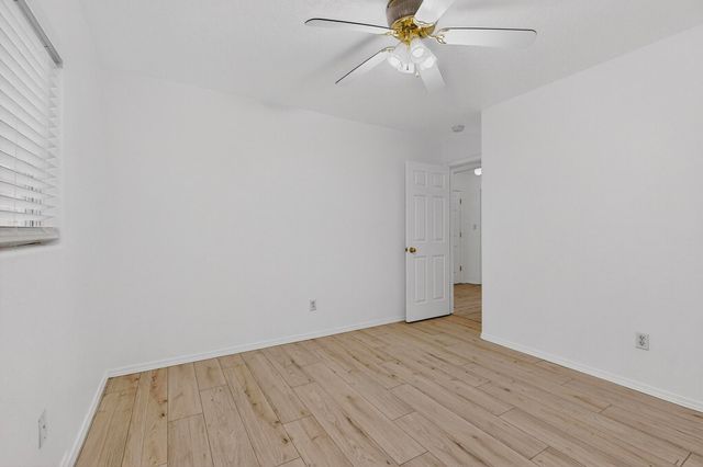 4247 Altura Vista Lane NE, Albuquerque, NM 87110