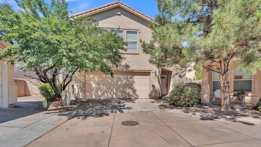 4247 Altura Vista Lane NE, Albuquerque, NM 87110