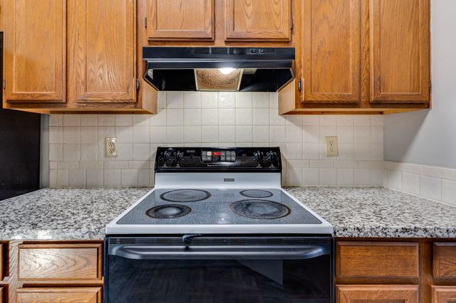 7322 E 30th Cir. N., Wichita, KS 67226