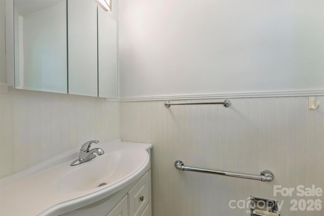 2134 Bromwich Road, Charlotte, NC 28208