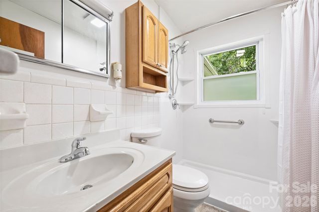 2134 Bromwich Road, Charlotte, NC 28208