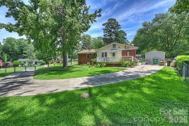 2134 Bromwich Road, Charlotte, NC 28208