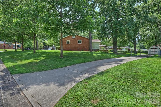 2134 Bromwich Road, Charlotte, NC 28208