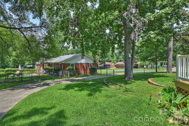 2134 Bromwich Road, Charlotte, NC 28208