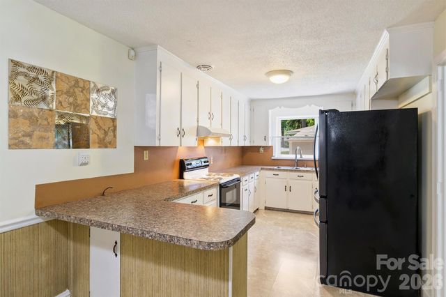 2134 Bromwich Road, Charlotte, NC 28208