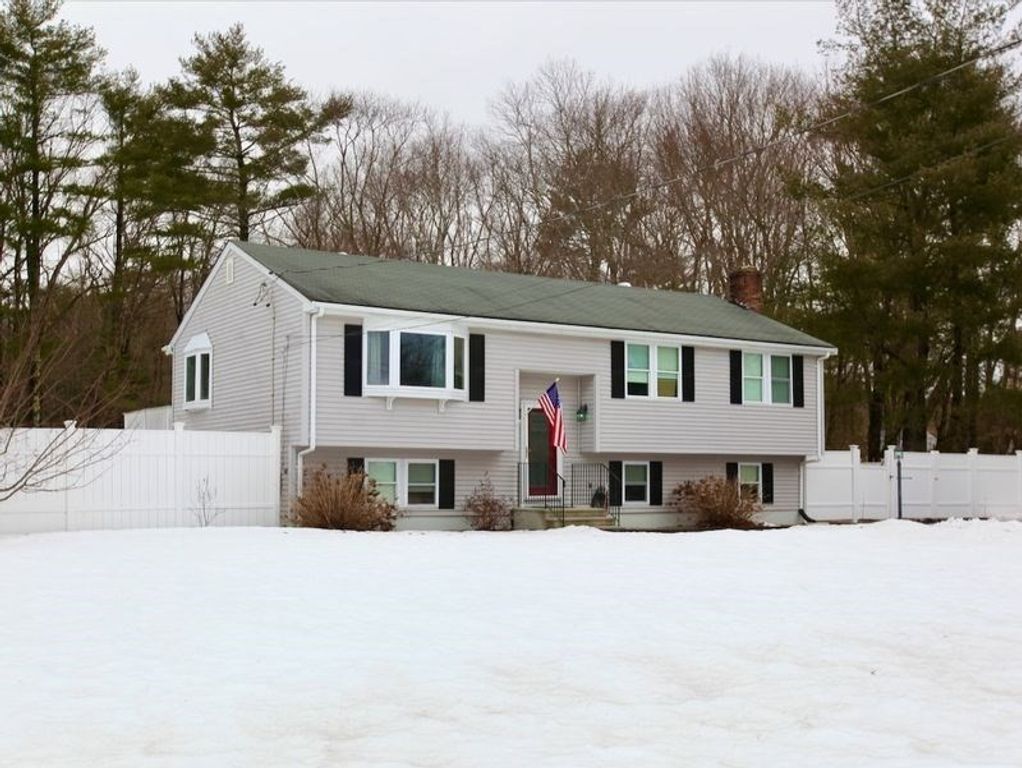 54 Ann Street, Raynham, MA 02766