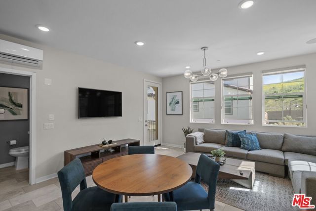 205 Niebla Lane, Mission Viejo, CA 92692