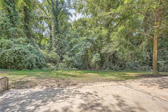 895 Kings Grant Drive NW, Atlanta, GA 30318