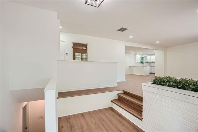 895 Kings Grant Drive NW, Atlanta, GA 30318