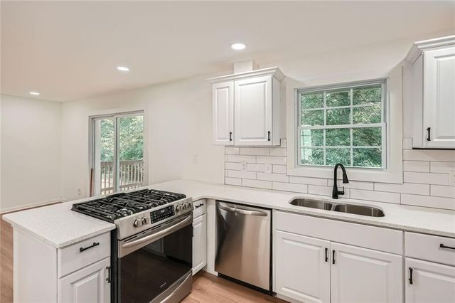 895 Kings Grant Drive NW, Atlanta, GA 30318
