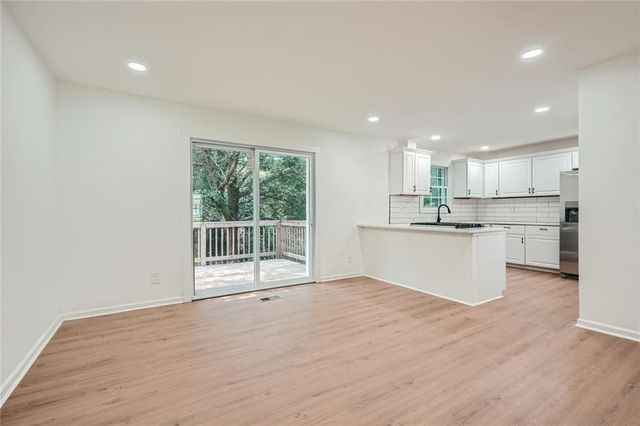 895 Kings Grant Drive NW, Atlanta, GA 30318
