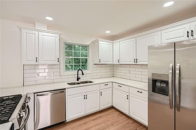 895 Kings Grant Drive NW, Atlanta, GA 30318