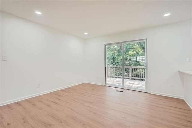 895 Kings Grant Drive NW, Atlanta, GA 30318