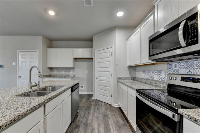 68 Mead Court, Hoschton, GA 30548