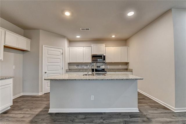 68 Mead Court, Hoschton, GA 30548