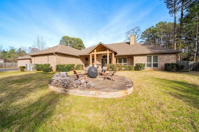 408 Gifford Ave, Daingerfield, TX 75638