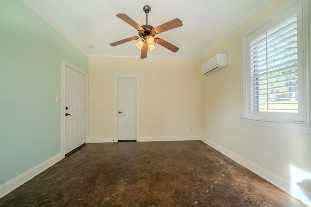 408 Gifford Ave, Daingerfield, TX 75638