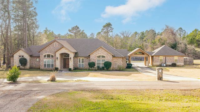 408 Gifford Ave, Daingerfield, TX 75638