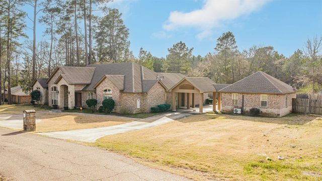 408 Gifford Ave, Daingerfield, TX 75638