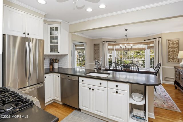 5 Berkeley Square, Brielle, NJ 08730
