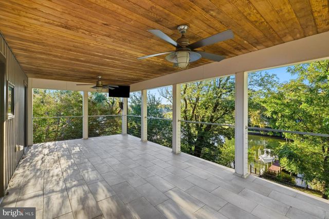 34 JOHNSON RD, Pasadena, MD 21122