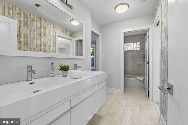 34 JOHNSON RD, Pasadena, MD 21122