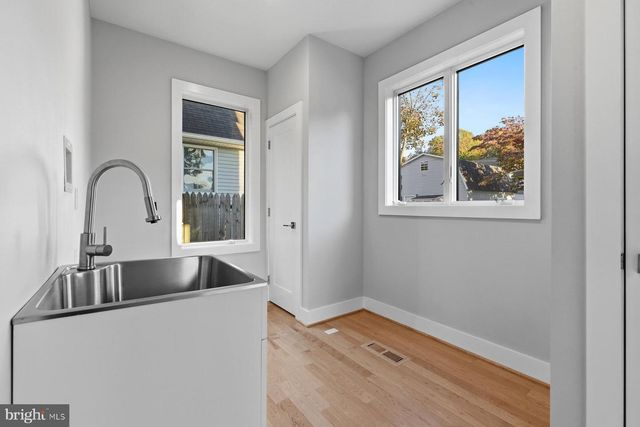 34 JOHNSON RD, Pasadena, MD 21122