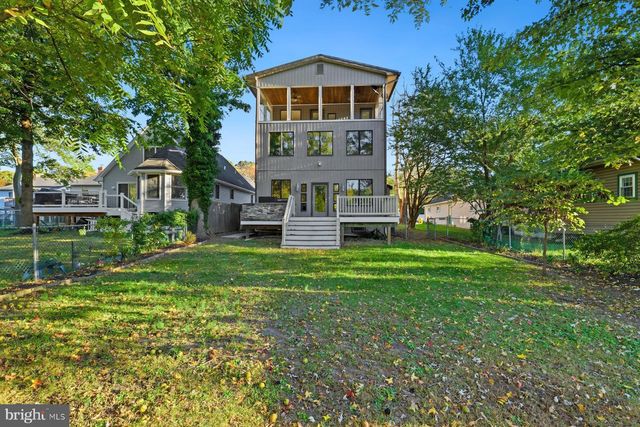 34 JOHNSON RD, Pasadena, MD 21122