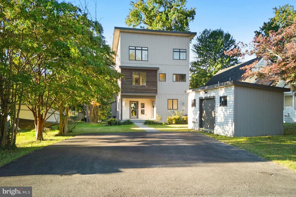 34 JOHNSON RD, Pasadena, MD 21122