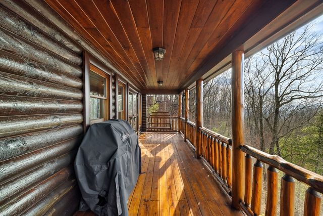 180 Cinnamon Bear, Mineral Bluff, GA 30559