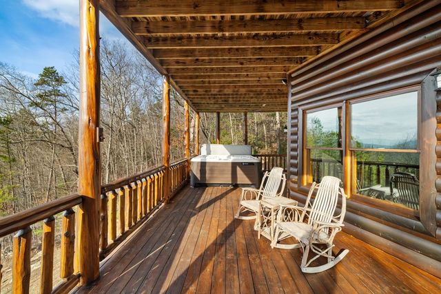 180 Cinnamon Bear, Mineral Bluff, GA 30559