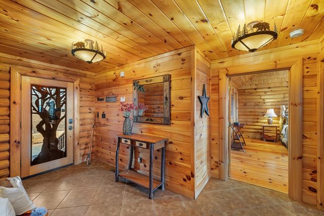 180 Cinnamon Bear, Mineral Bluff, GA 30559