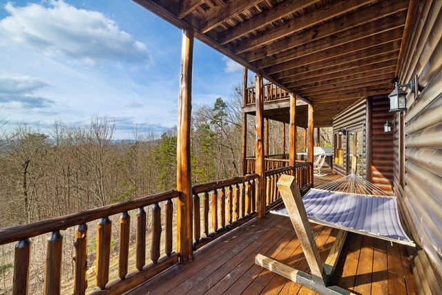 180 Cinnamon Bear, Mineral Bluff, GA 30559