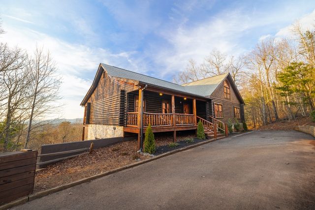 180 Cinnamon Bear, Mineral Bluff, GA 30559