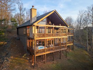 180 Cinnamon Bear, Mineral Bluff, GA 30559