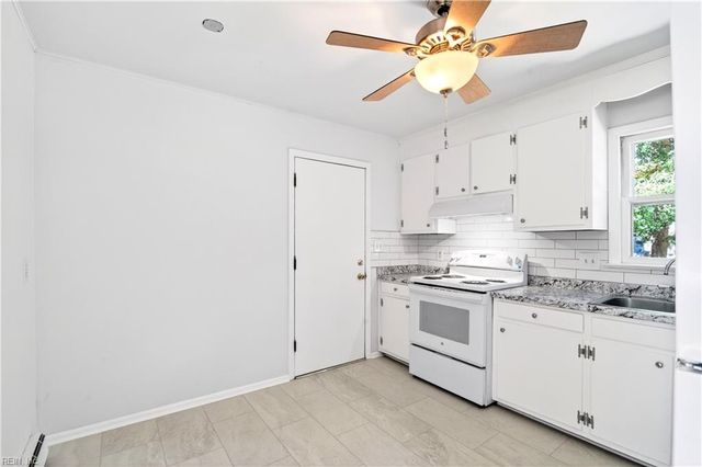 892 Don Rett CIR, Newport News, VA 23608