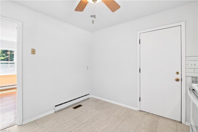 892 Don Rett CIR, Newport News, VA 23608