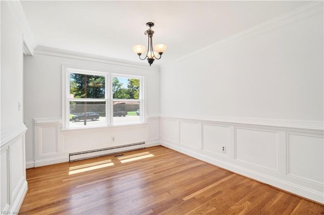 892 Don Rett CIR, Newport News, VA 23608