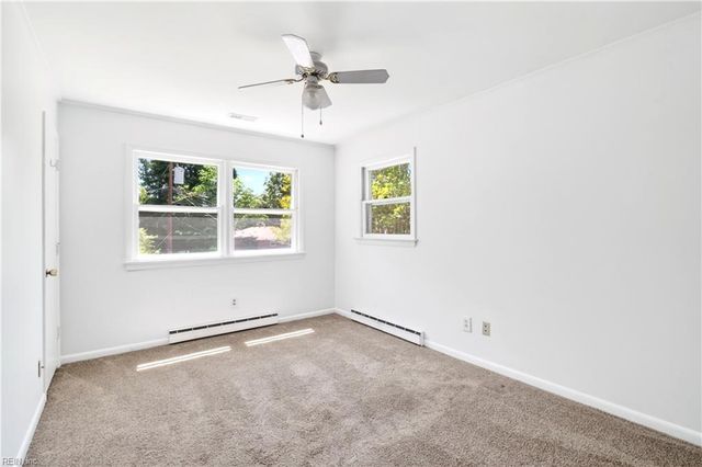 892 Don Rett CIR, Newport News, VA 23608