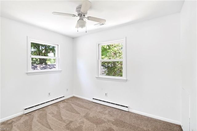 892 Don Rett CIR, Newport News, VA 23608