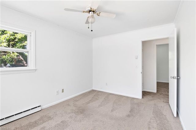 892 Don Rett CIR, Newport News, VA 23608