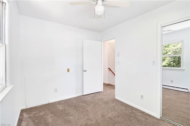 892 Don Rett CIR, Newport News, VA 23608