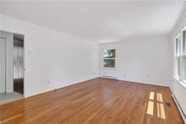 892 Don Rett CIR, Newport News, VA 23608