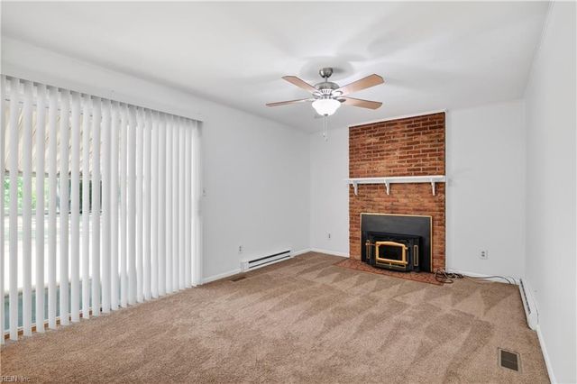 892 Don Rett CIR, Newport News, VA 23608