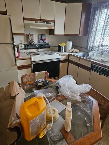 490 School 2, Lowell, MA 01851