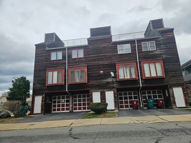 490 School 2, Lowell, MA 01851